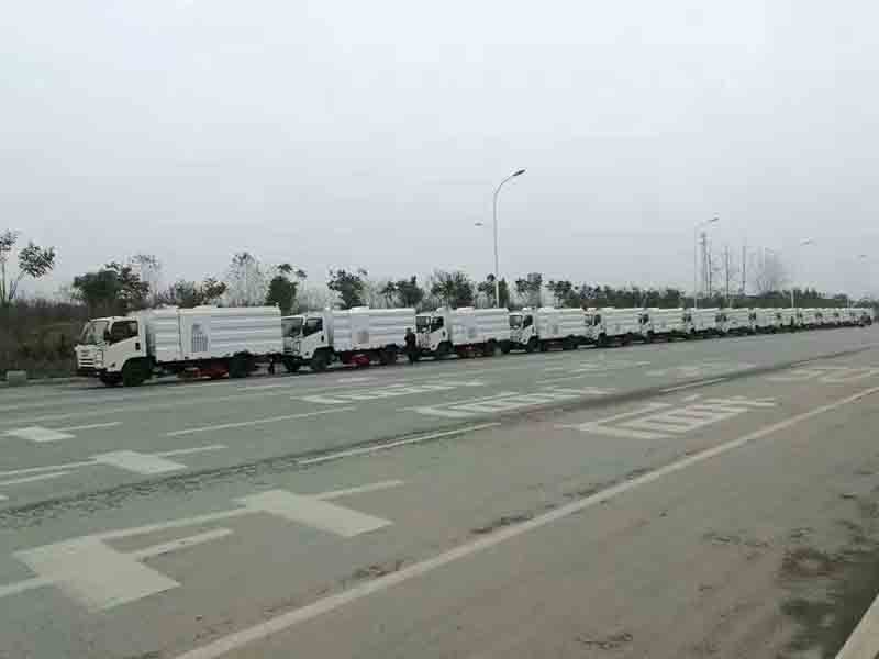 尊龙凯时扫路车批量发车仪式