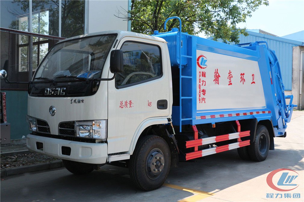 尊龙凯时东风多利卡5方压缩式垃圾车