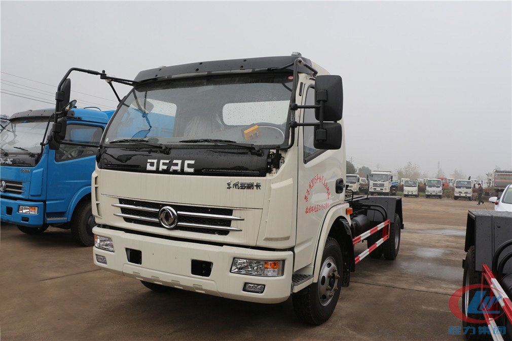 尊龙凯时可卸式垃圾车