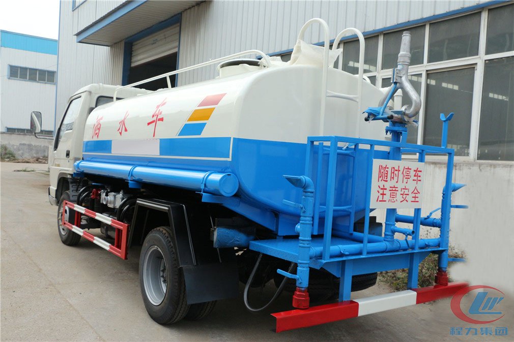 尊龙凯时专用车福田国三5方不上户洒水车高清图片