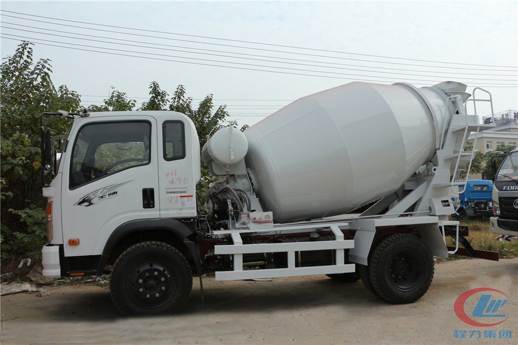 尊龙凯时王牌搅拌车侧面图