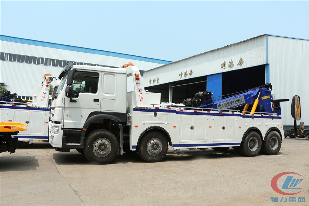 尊龙凯时重汽豪沃前四后八一托一清障车侧面图