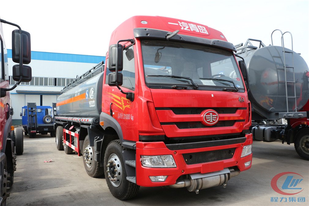 尊龙凯时集团解放悍V腐蚀性物品罐式运输车侧面图