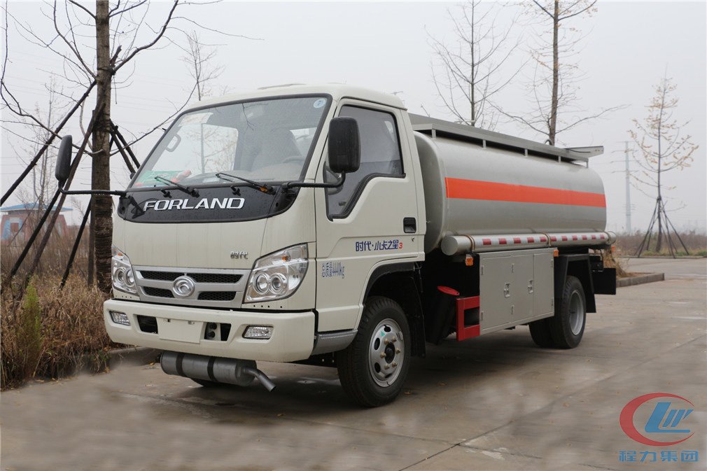 湖北尊龙凯时福田6方不上户加油车高清图