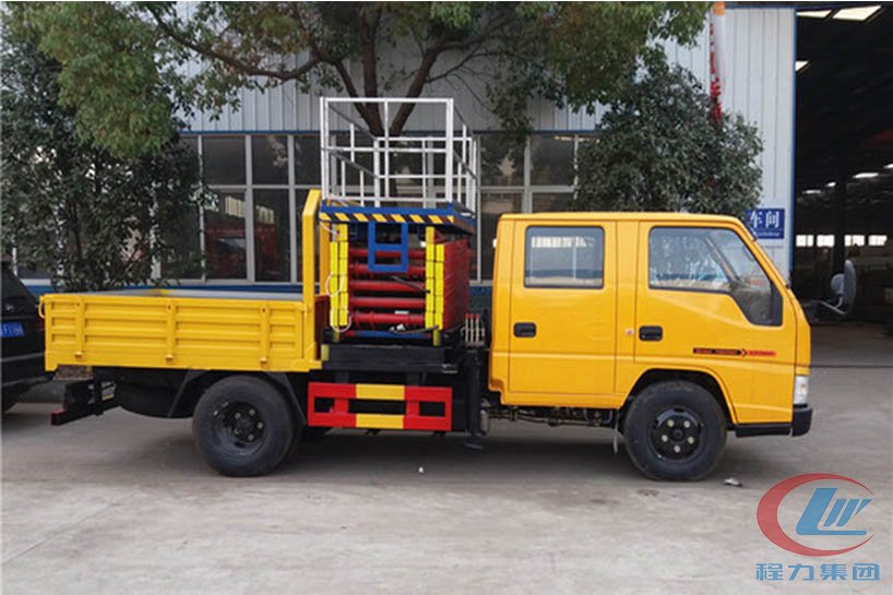 湖北尊龙凯时江铃10米升降平台高空作业车侧面图