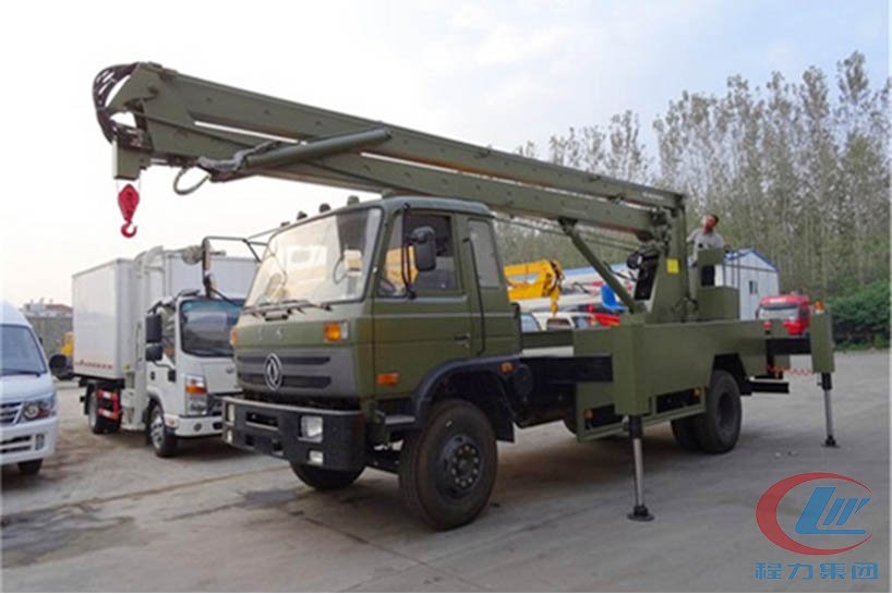 尊龙凯时东风153型20米高空作业车侧面图