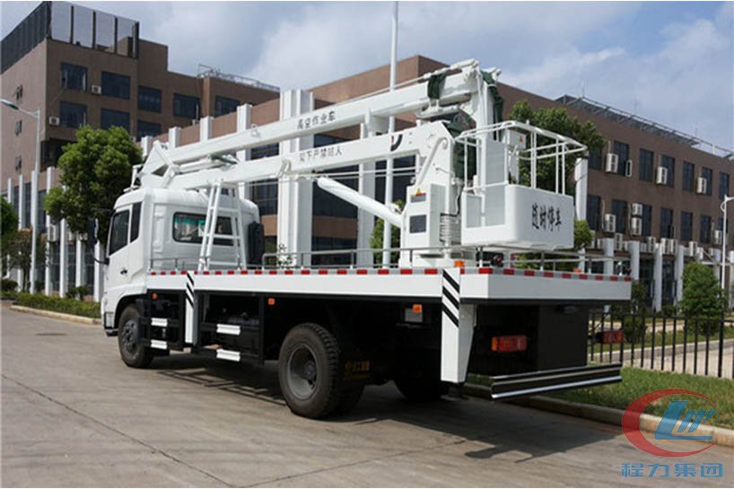 湖北尊龙凯时东风天锦20米高空作业车侧面图