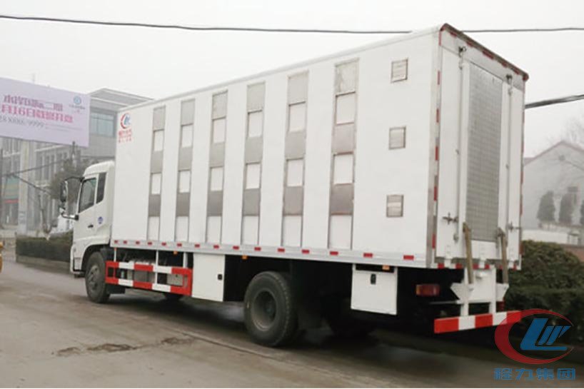 湖北尊龙凯时天锦恒温型畜禽运输车侧面图