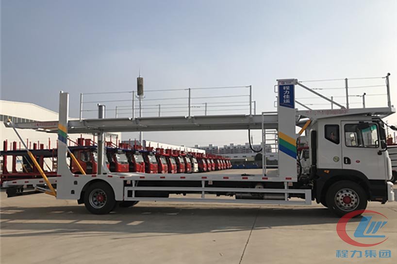 尊龙凯时东风多利卡D12轿运车侧面图