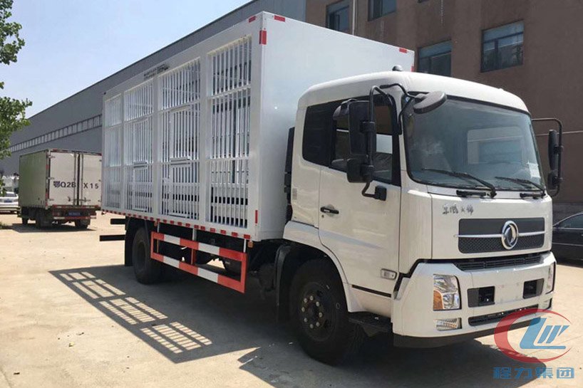 东风天锦6米8运猪车、畜禽运输车侧面图