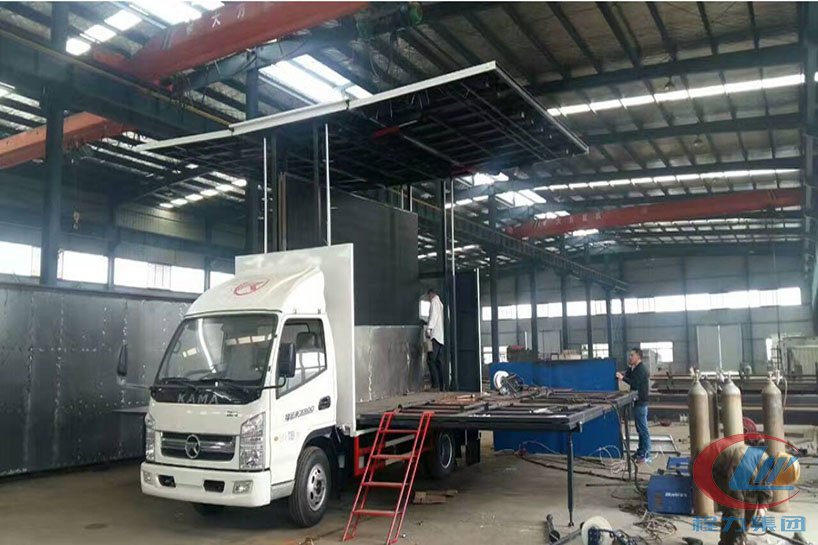 湖北尊龙凯时凯马4.2米厢长舞台车高清图