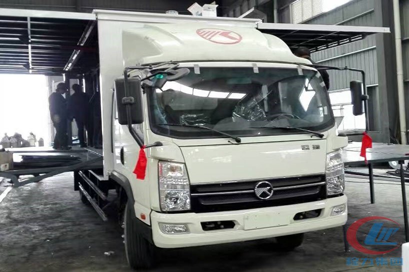 湖北尊龙凯时凯马4.2米厢长舞台车正面图