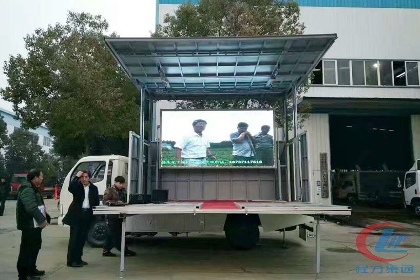 尊龙凯时集团东风4.2米厢长舞台车侧面图