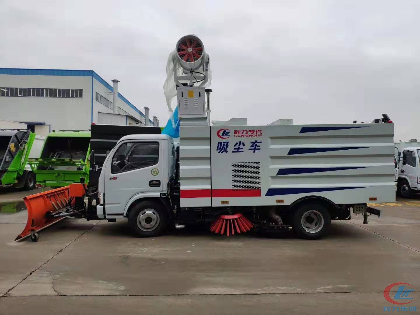 小多利卡D6吸尘车加扫刷，加除雪车，加雾炮