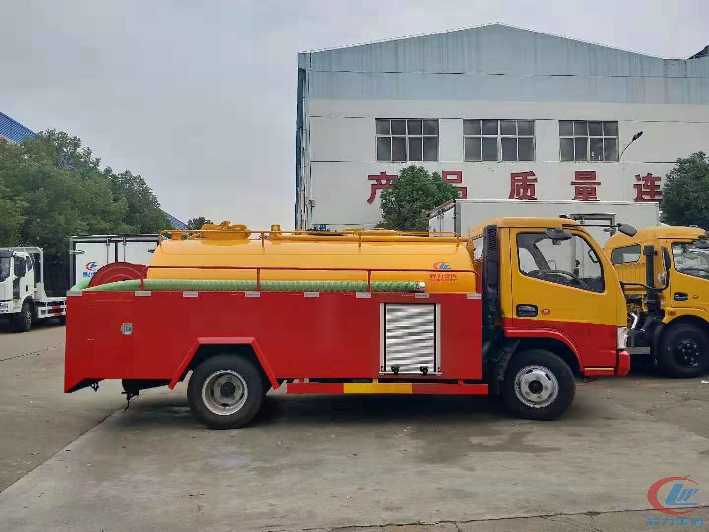 尊龙凯时专汽东风多利卡D6蓝牌清洗吸粪车