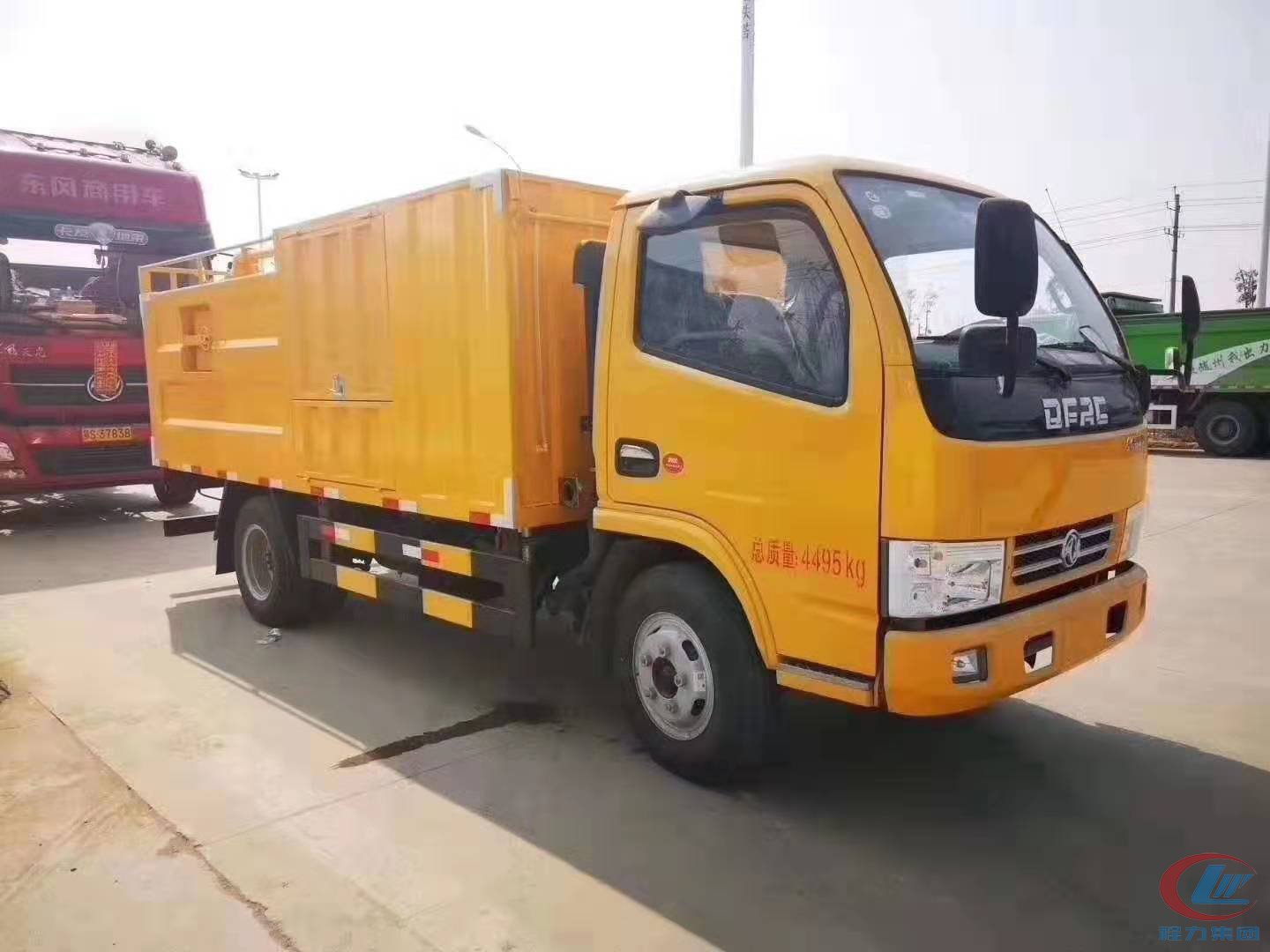湖北尊龙凯时东风多利卡污水处理车
