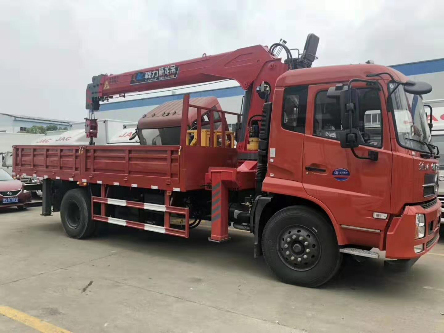 尊龙凯时东风天锦8吨随车吊侧面图