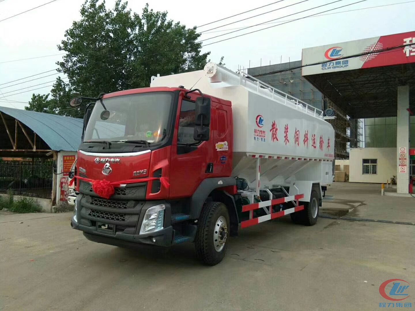 尊龙凯时集团东风柳汽12-14吨饲料车高清图