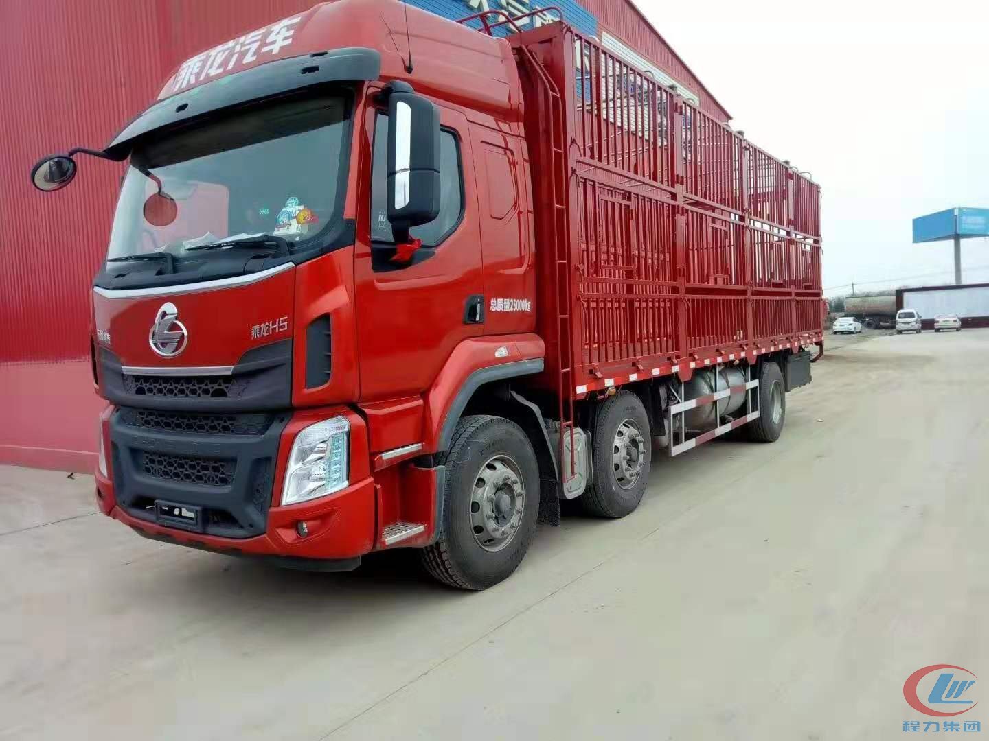 尊龙凯时东风乘龙H5仓栏式运猪车