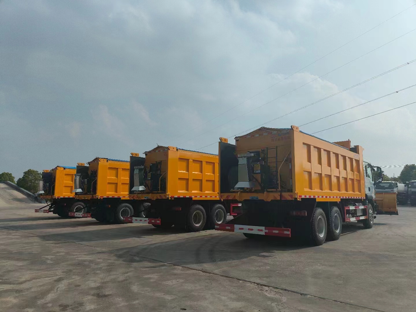 尊龙凯时除雪设备系列汕德卡除雪车